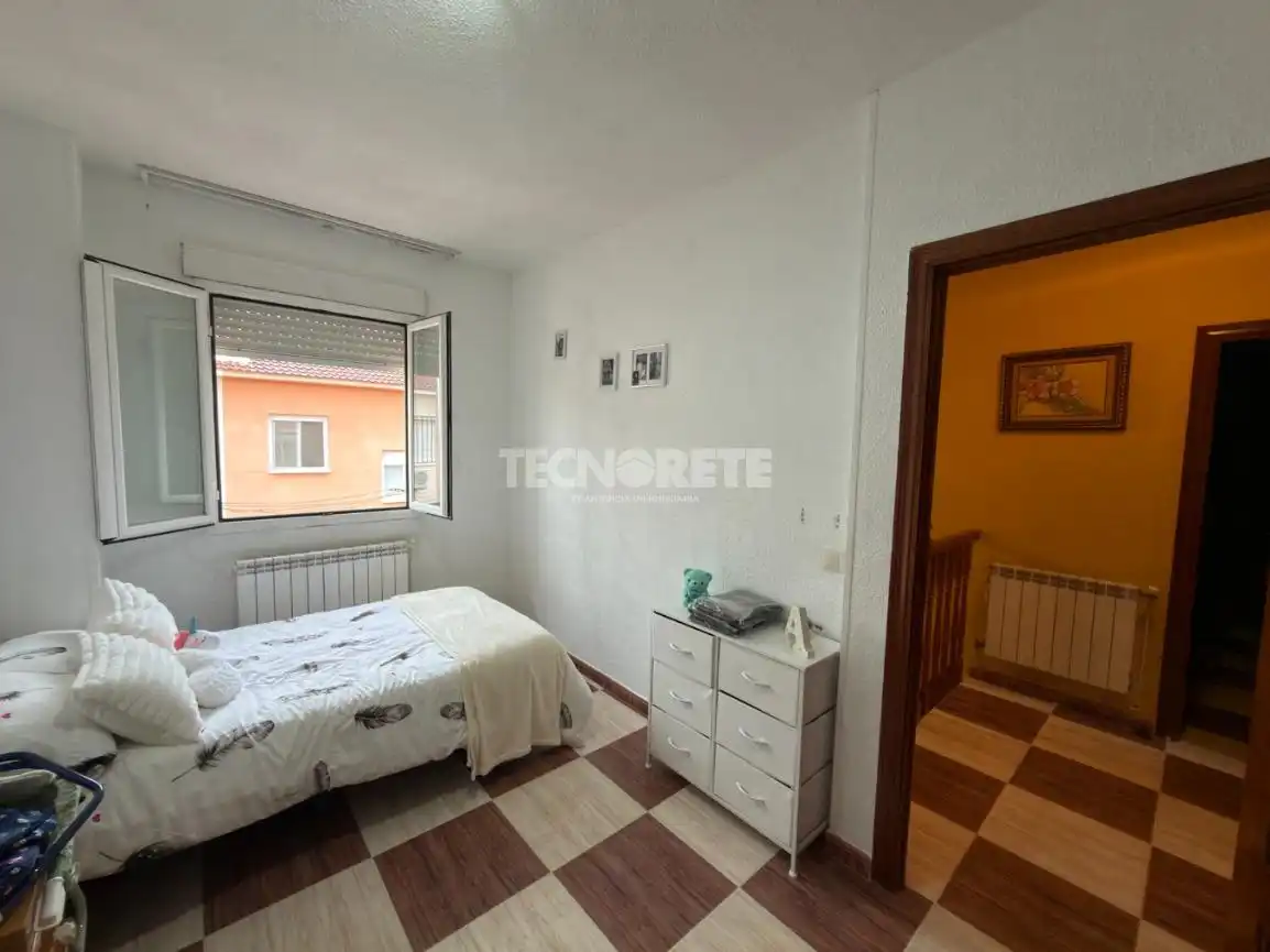 Bedroom of Detached homes for sale in Dosbarrios, Toledo
