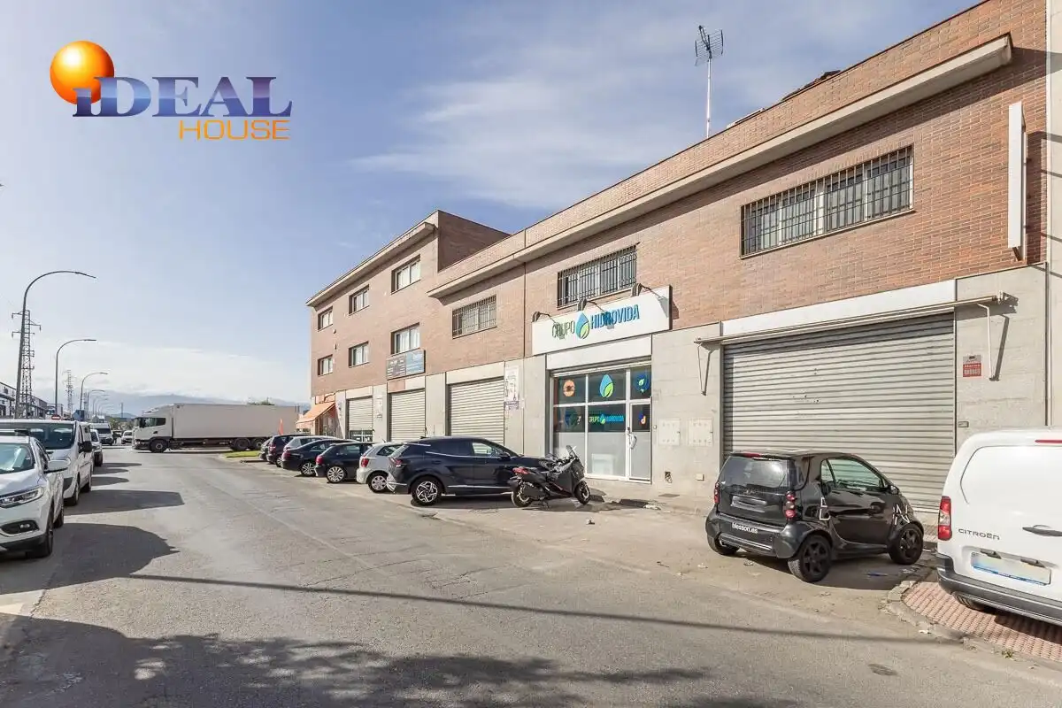 Nau industrial en venda a Avenida JUNCARIL, imagen 3