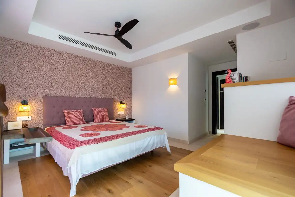 Dormitori de Casa adosada en venda en Marbella amb Aire condicionat, Terrassa i Traster
