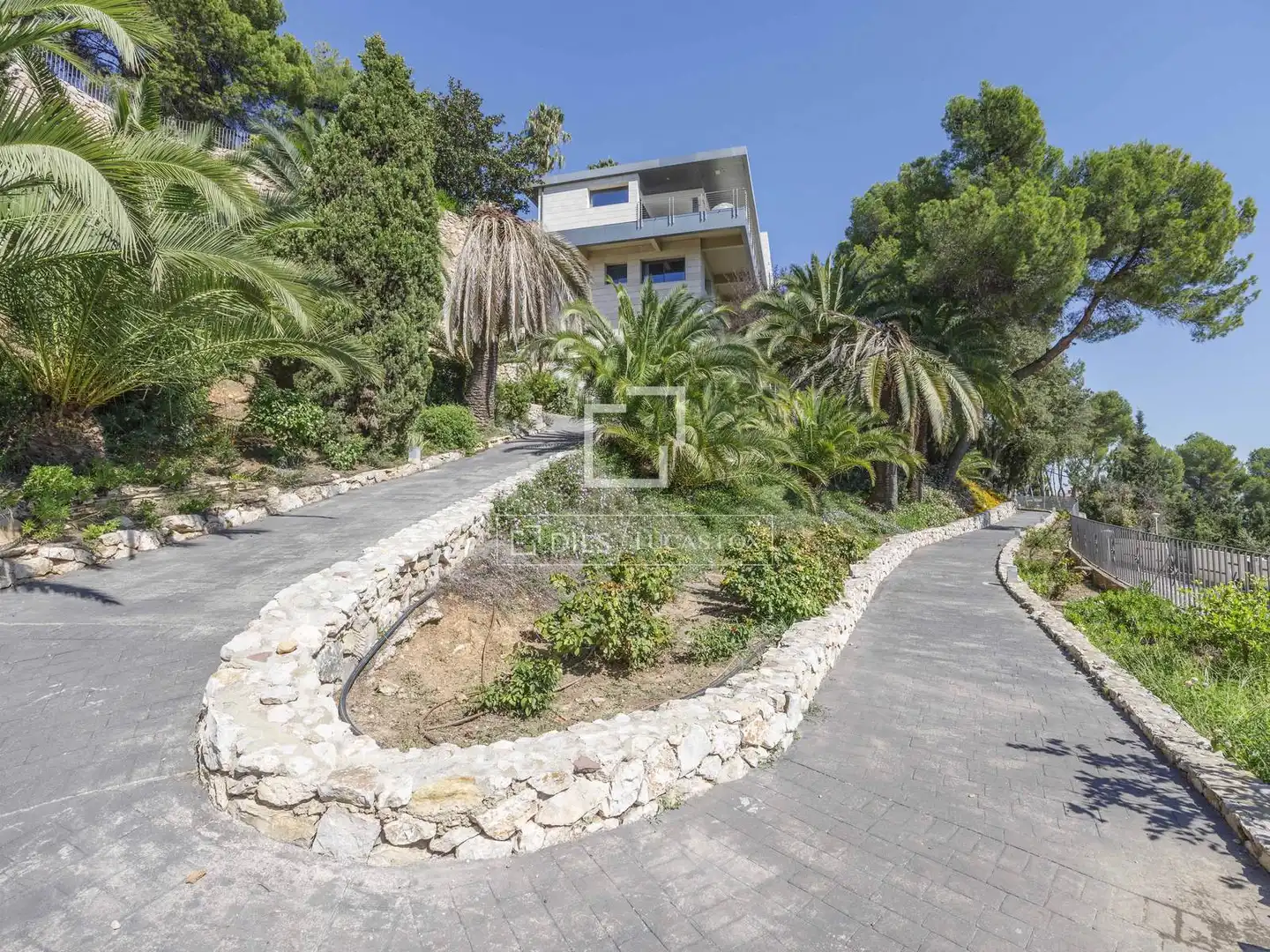 Vista exterior de Casa o xalet en venda en Rocafort amb Aire condicionat, Calefacció i Jardí privat
