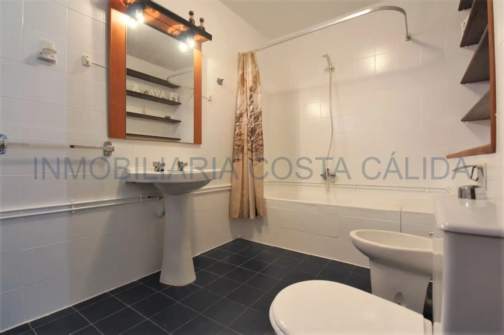 Bathroom of Flat for sale in Águilas  with Terrace and Furnished