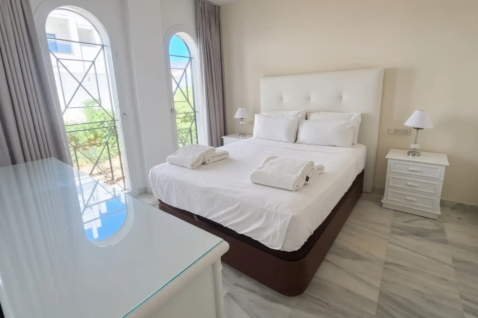 Dormitori de Apartament en venda en Estepona amb Aire condicionat, Calefacció i Terrassa