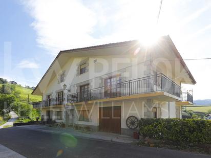 Außenansicht von Wohnung zum verkauf in Igantzi mit Balkon