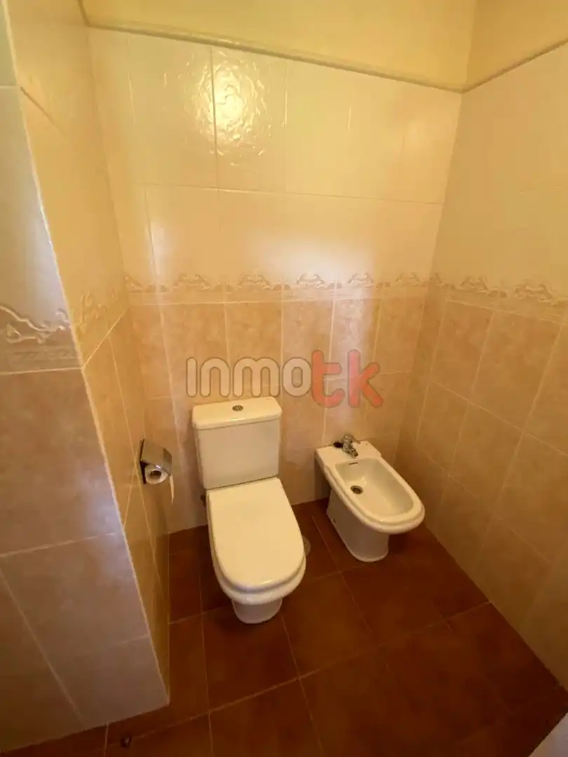 Baño de Casa o chalet en venta en Oleiros con Calefacción, Jardín privado y Alarma