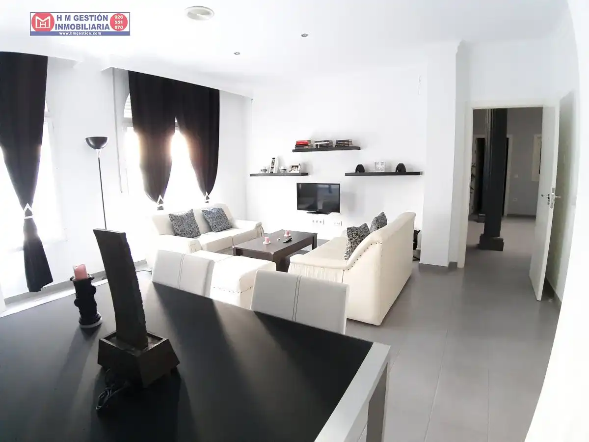 Casa amb terrassa en venda a Herencia, imagen 3