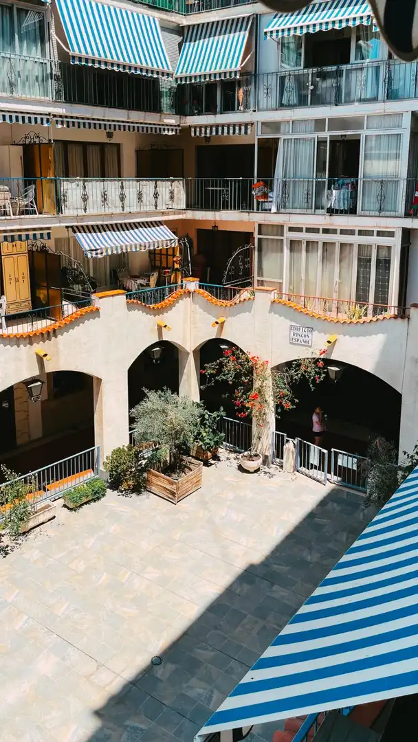 Vista exterior de Piso en venta en Benidorm con Aire acondicionado, Terraza y Balcón