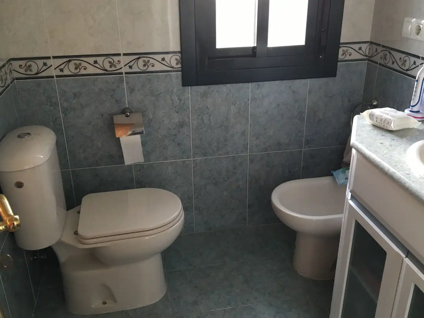 Baño de Casa o chalet en venta en Ourense Capital  con Calefacción, Jardín privado y Parquet