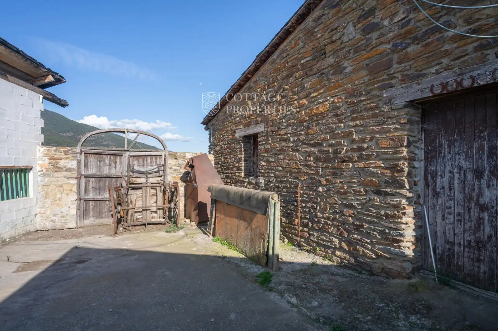 Exterior view of Country homes for sale in Montferrer i Castellbò  with Heating and Terrace