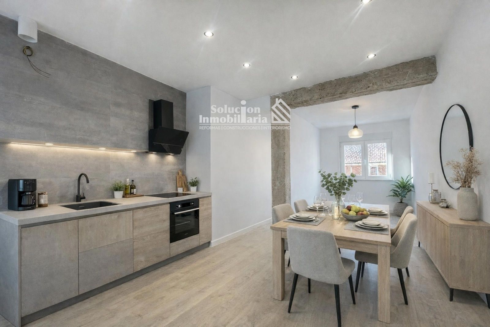 Kitchen of Apartment for sale in Salamanca Capital  with Heating