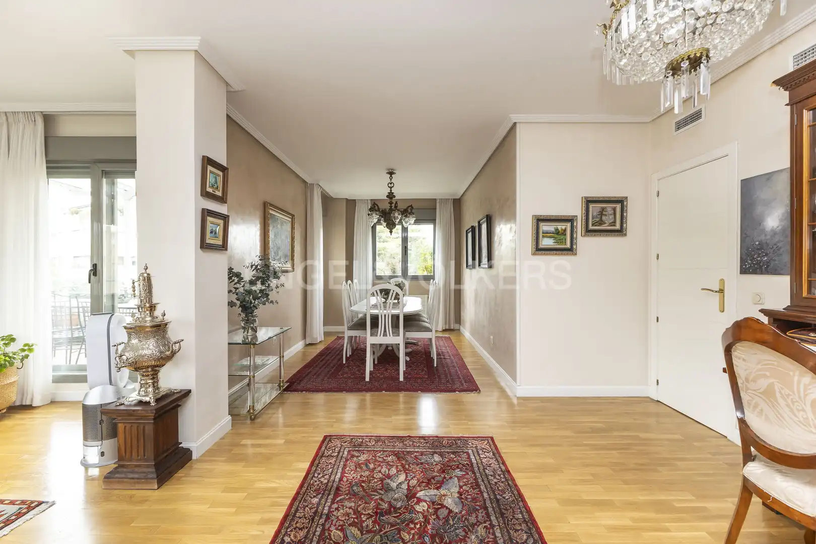 Außenansicht von Maisonette zur Miete in La Moraleja mit Klimaanlage, Heizung und Privatgarten