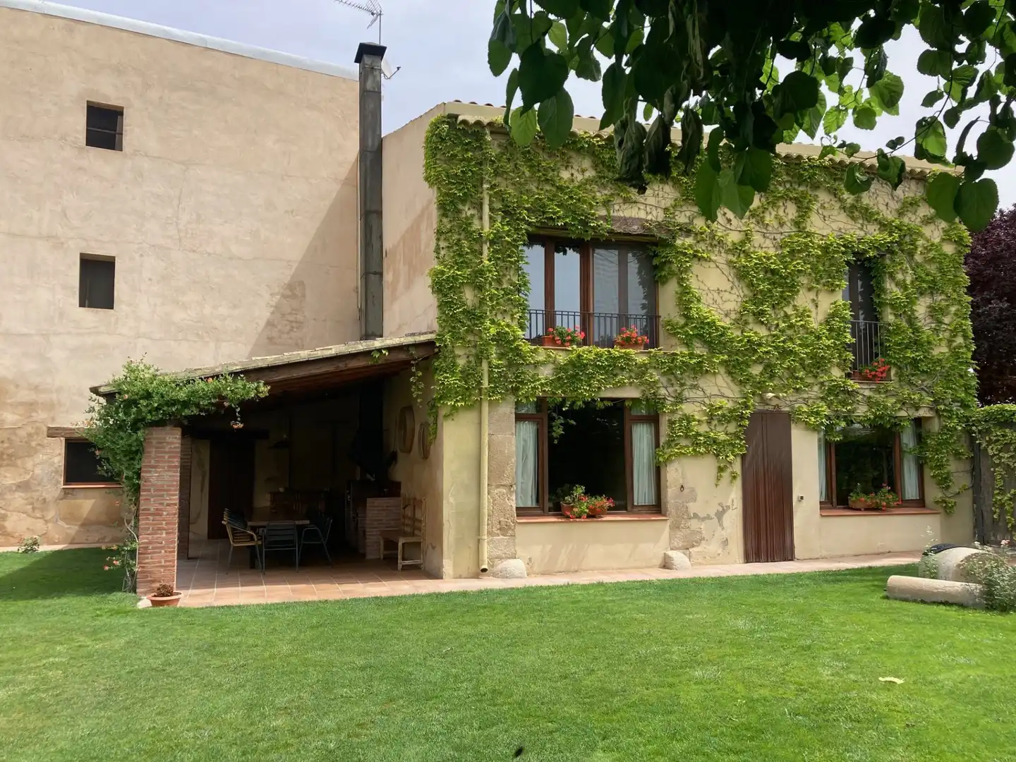 Vista exterior de Casa o xalet en venda en Vilanova de Bellpuig amb Calefacció, Jardí privat i Piscina