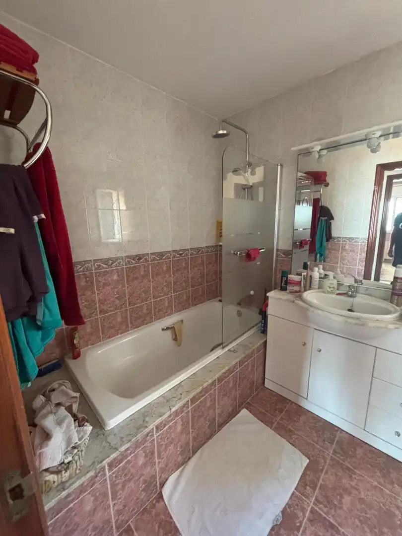Baño de Finca rústica en venta en Ginestar con Jardín privado, Trastero y Piscina
