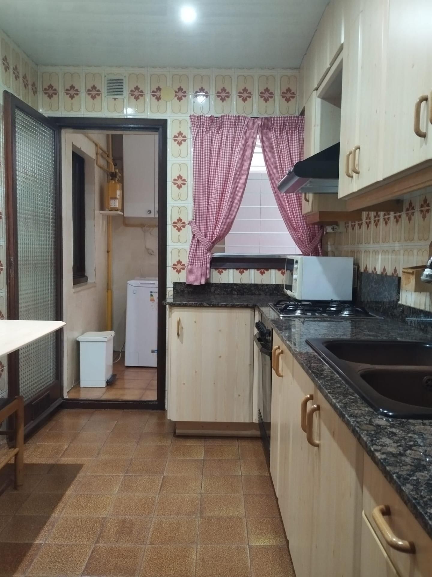 Cuina de Pis en venda en Santa Coloma de Gramenet amb Balcó