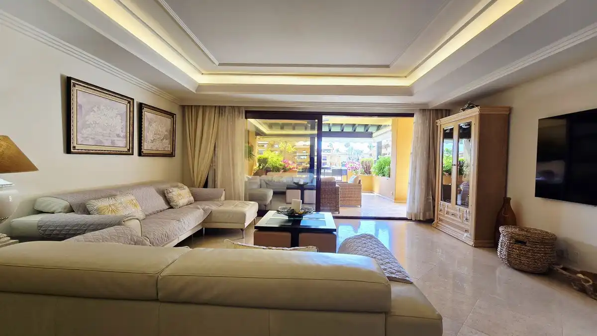 Piso con ascensor en venta en Estepona Pueblo, imagen 8