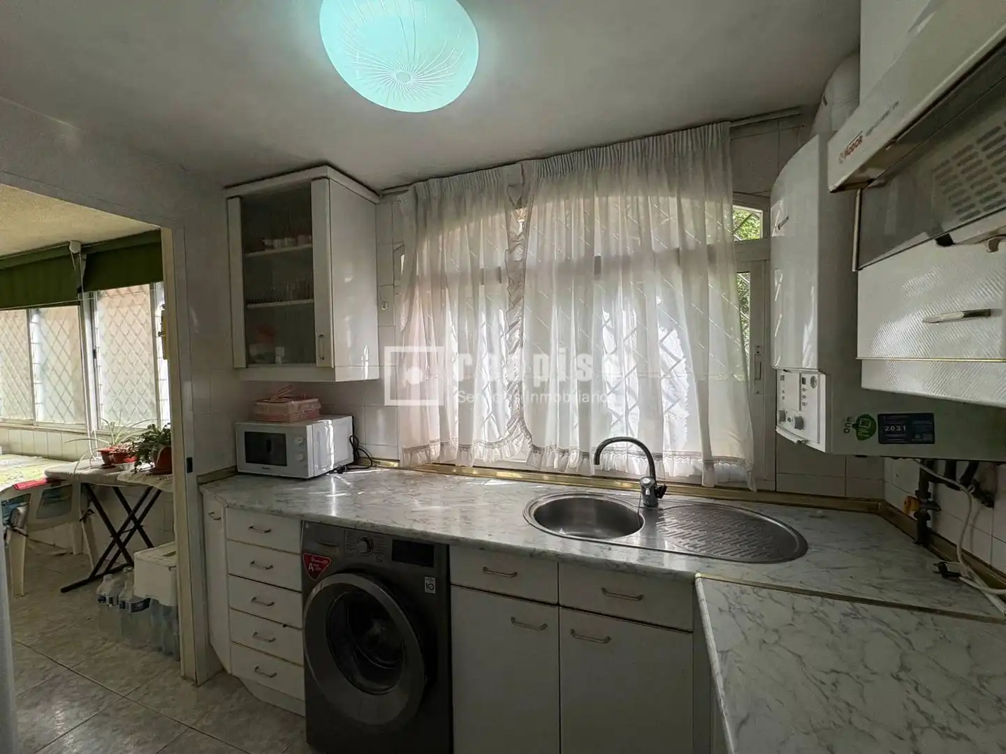 Cocina de Piso en venta en Madrid con Calefacción, Jardín privado y Terraza