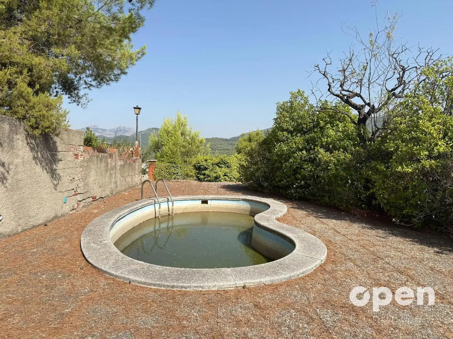 Piscina de Casa adosada en venda en Viladecavalls amb Calefacció, Terrassa i Traster
