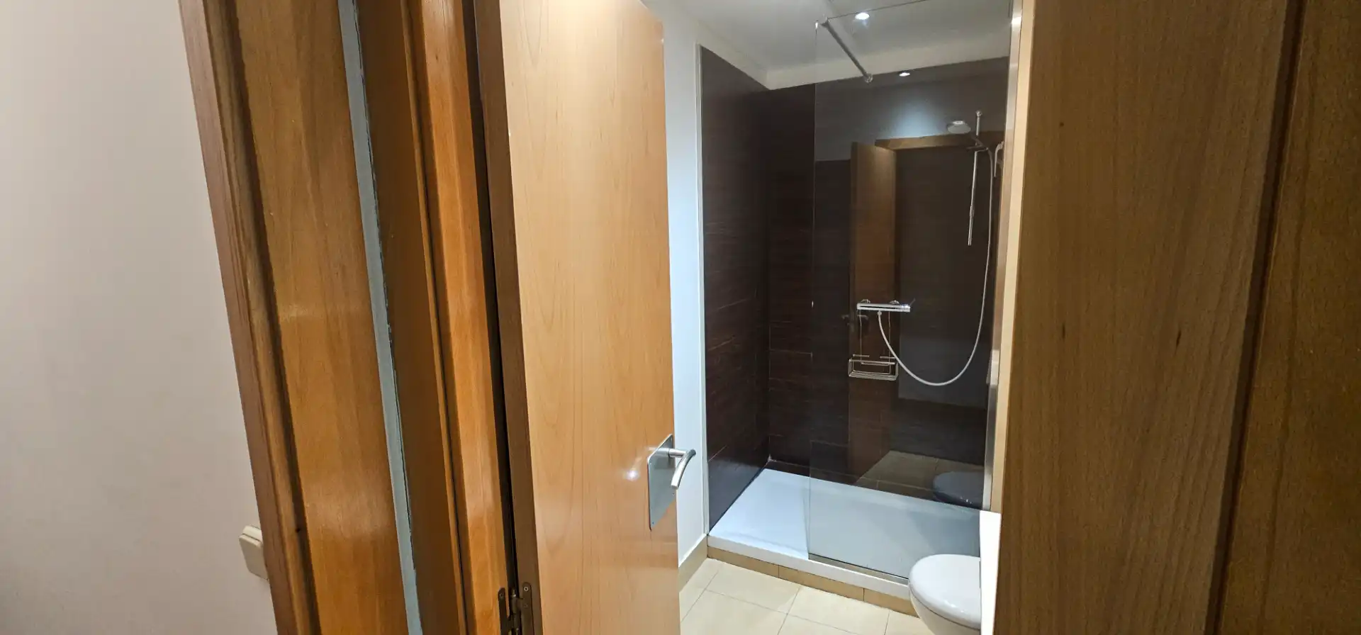 Bathroom of Flat for rent in Madrid  with Air Conditioner, Heating and Furnished