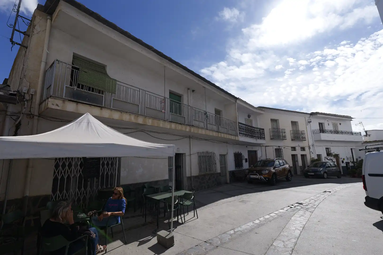 Vista exterior de Casa adosada en venda en Bérchules amb Terrassa i Balcó