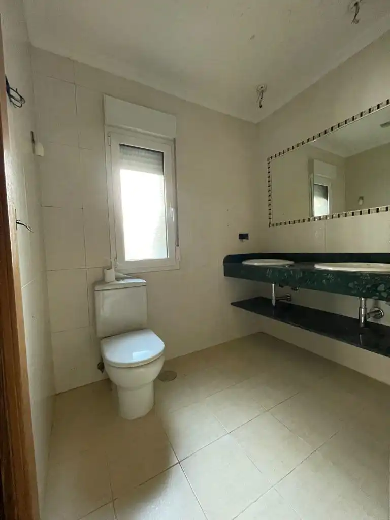 Bany de Casa o xalet en venda en Camargo amb Calefacció, Jardí privat i Traster