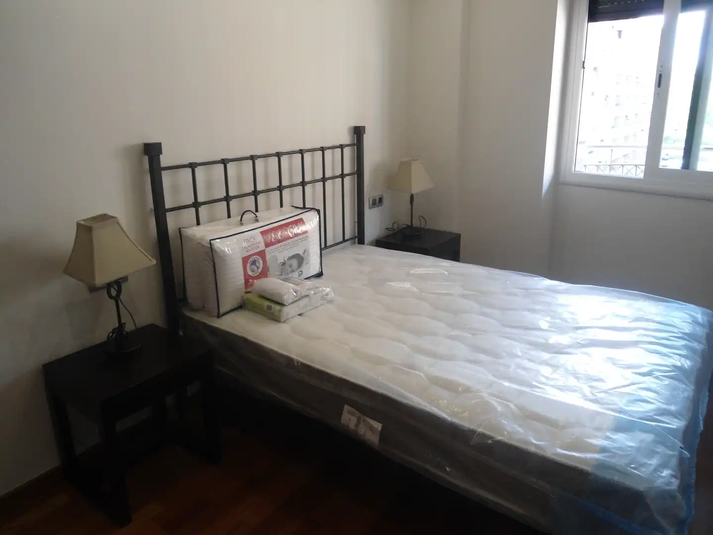 Habitación de Apartamento de alquiler en Lleida con Aire acondicionado, Calefacción y Parquet