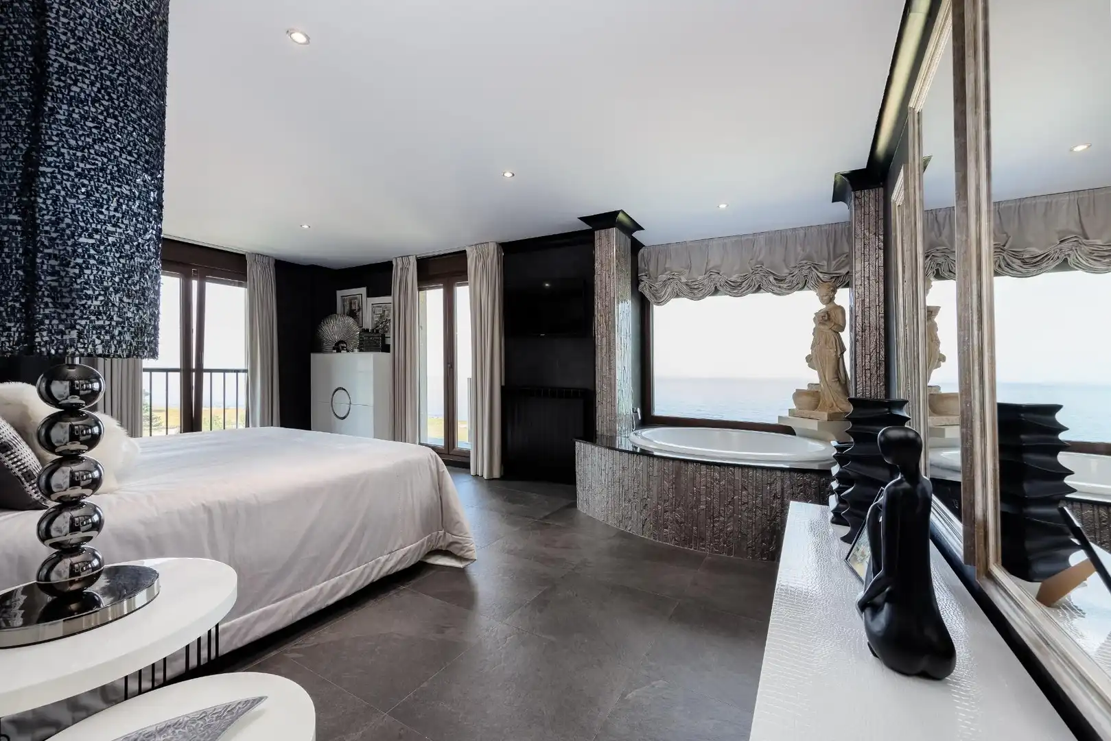 Bedroom of Houses for sale in Oia  with Air Conditioner, Heating and Private garden