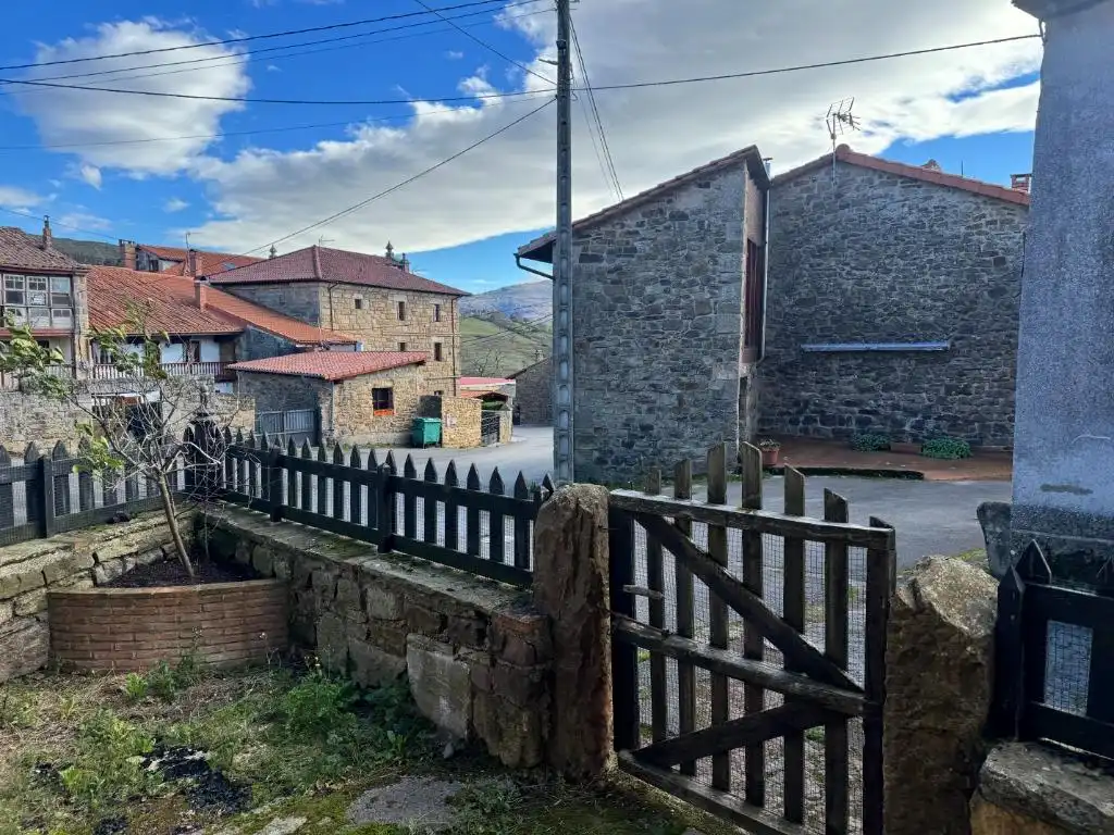 Vista exterior de Casa o chalet en venta en Arenas de Iguña con Calefacción, Jardín privado y Terraza