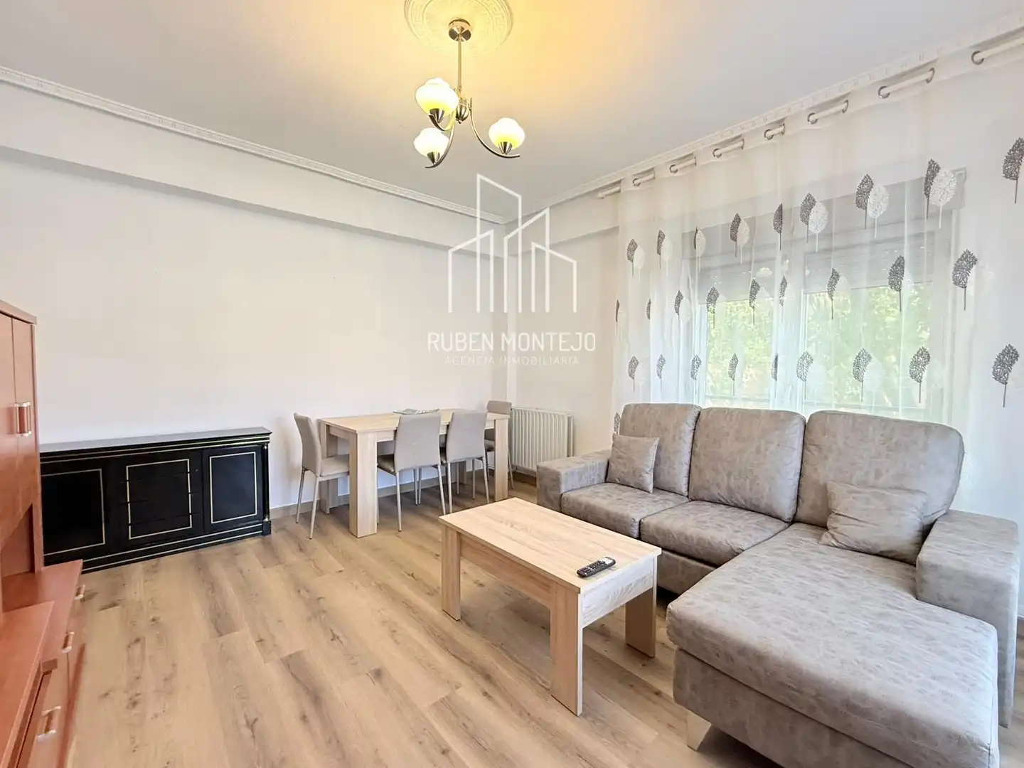 Living room of Flat for rent in Salamanca  with Heating, Storage room and Furnished