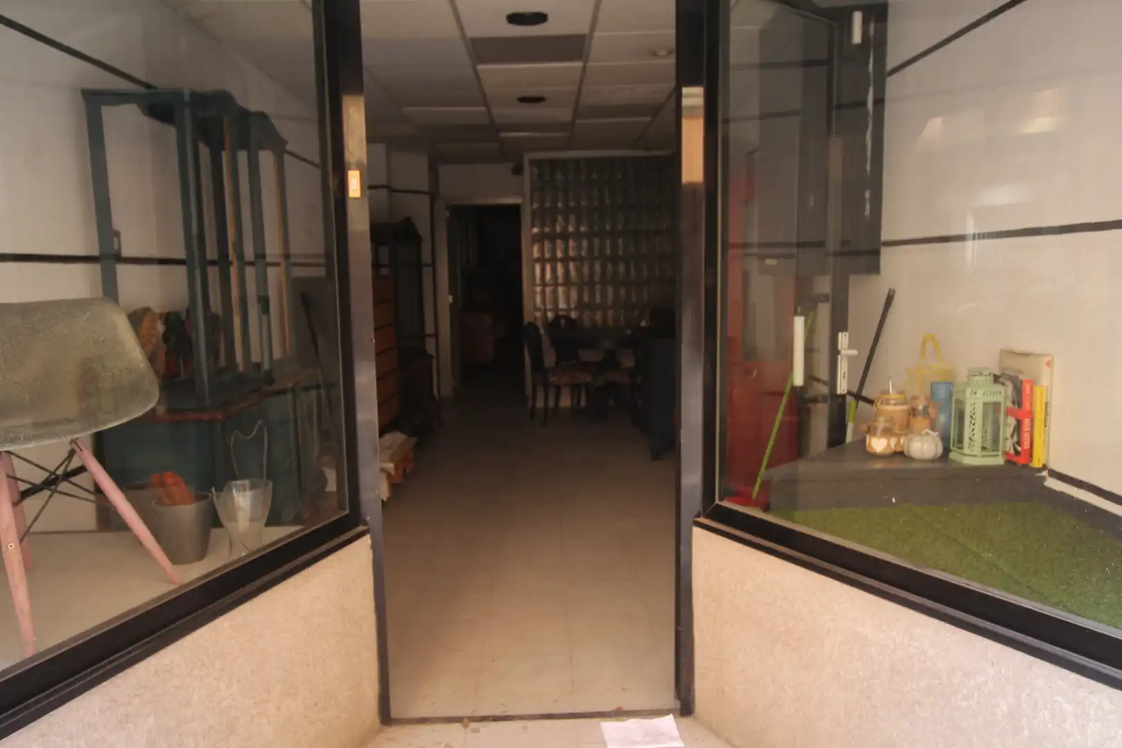 Local comercial en venta en de Besalú, imagen 2
