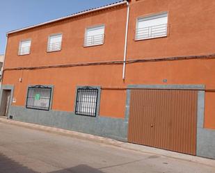 Vista exterior de Casa o xalet en venda en Puerto Lápice amb Calefacció i Terrassa