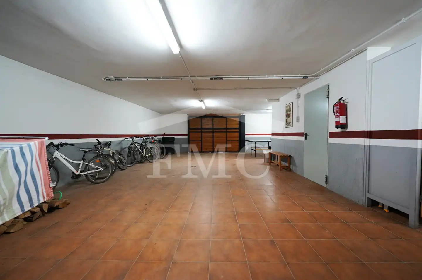 Parking of Houses for rent in Alp poble
