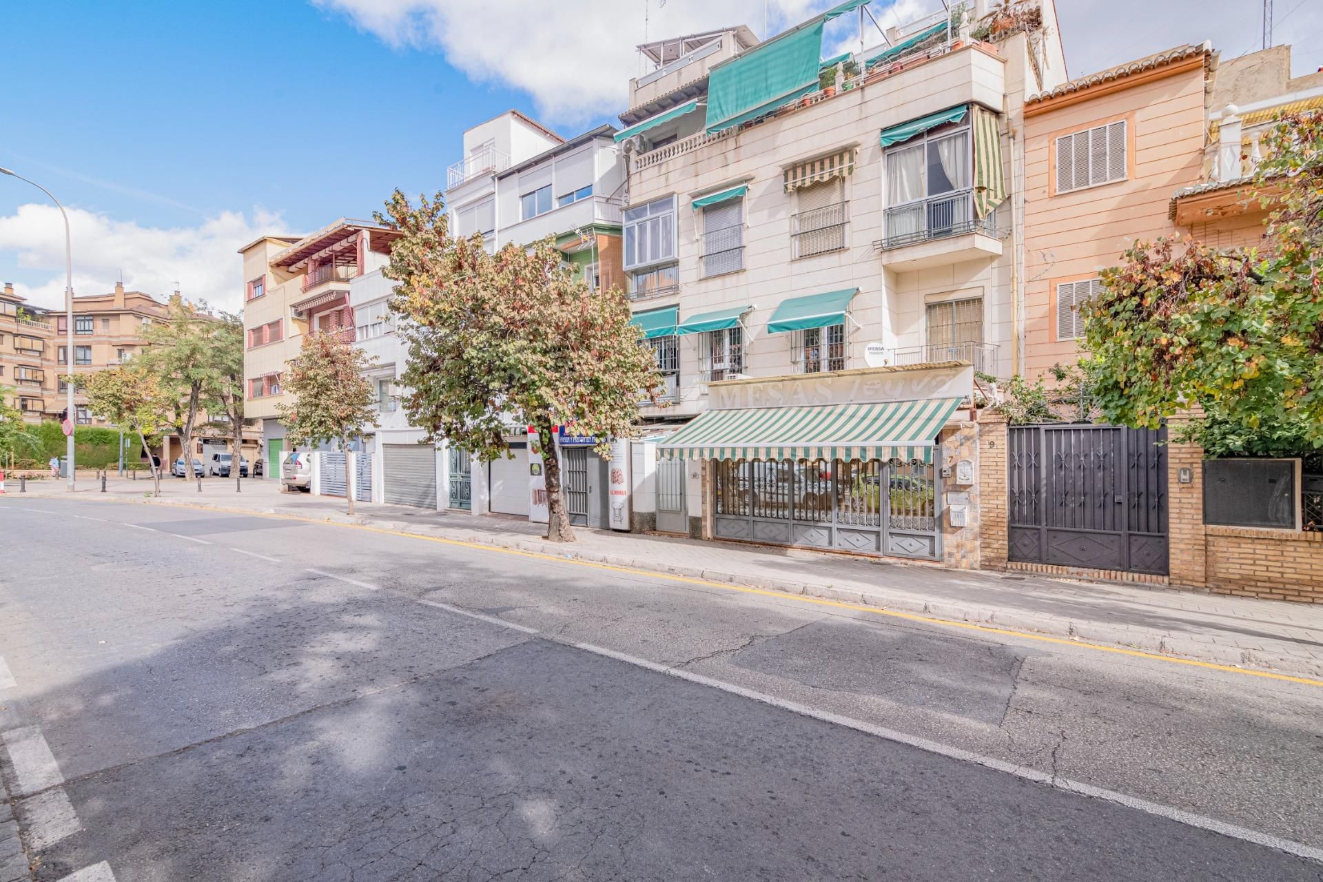 Vista exterior de Pis en venda en  Granada Capital