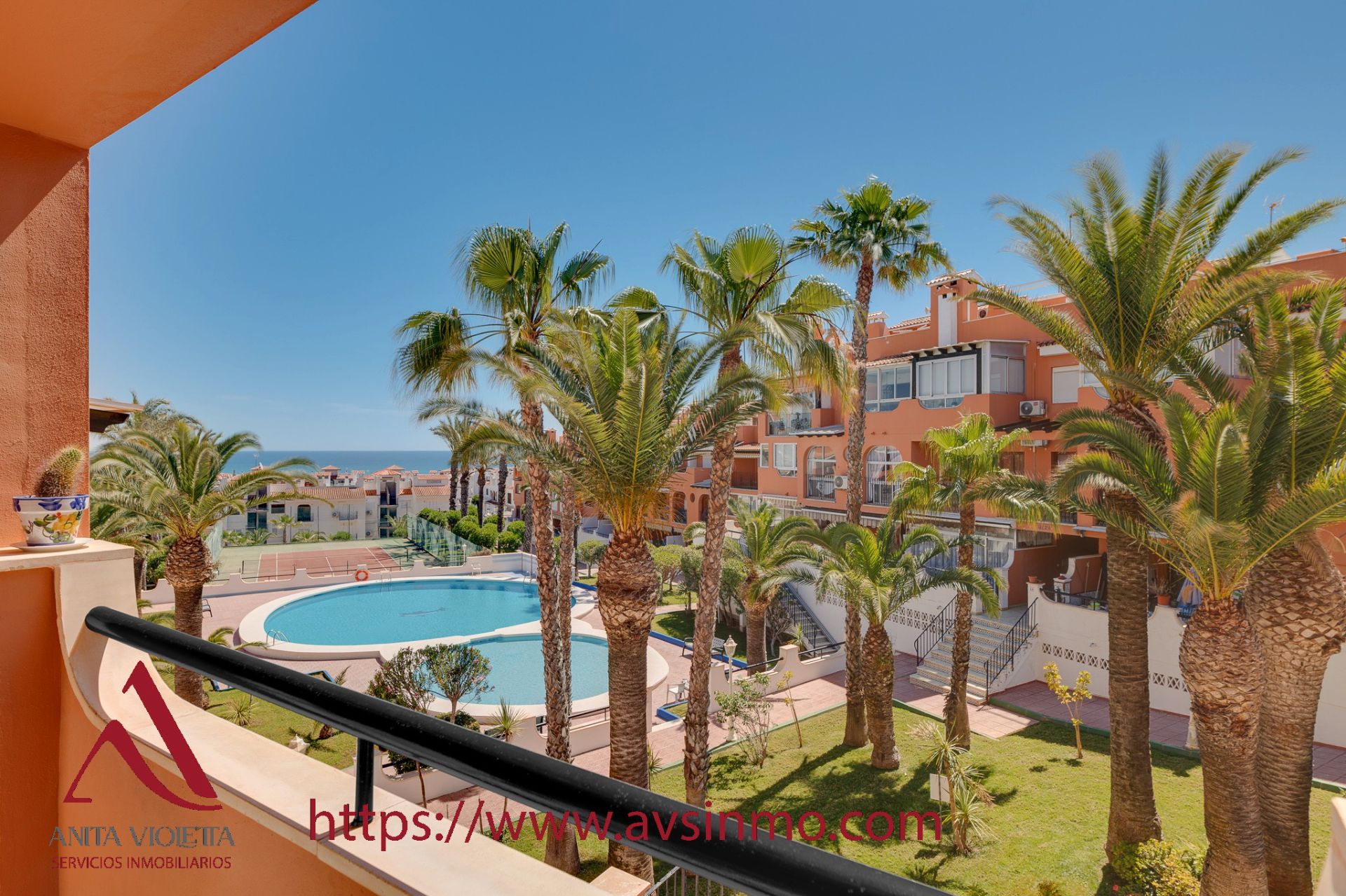 Jardí de Apartament de lloguer en Torrevieja amb Aire condicionat, Moblat i Rentadora