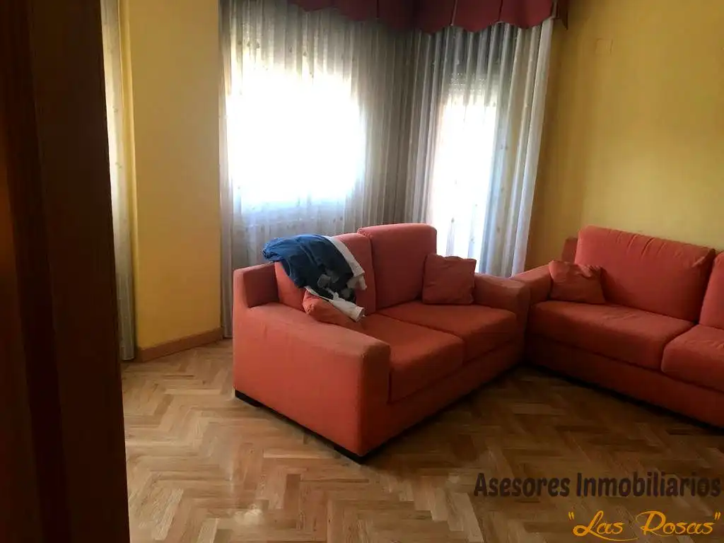 Living room of Flat for sale in  Madrid Capital