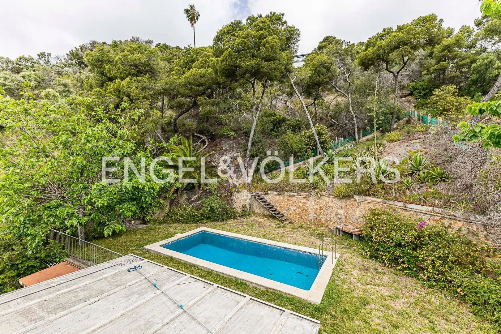 Piscina de Casa o xalet en venda en Castelldefels amb Aire condicionat, Calefacció i Jardí privat