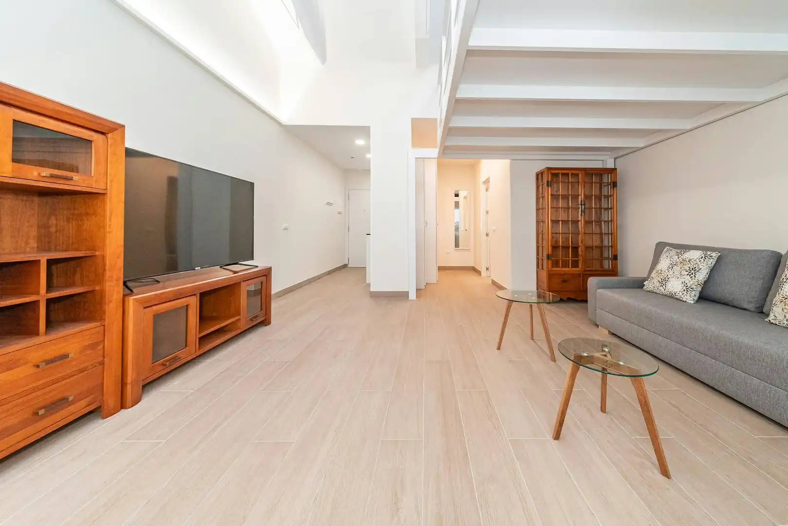 Living room of Flat for rent in Madrid  with Air Conditioner, Heating and Furnished
