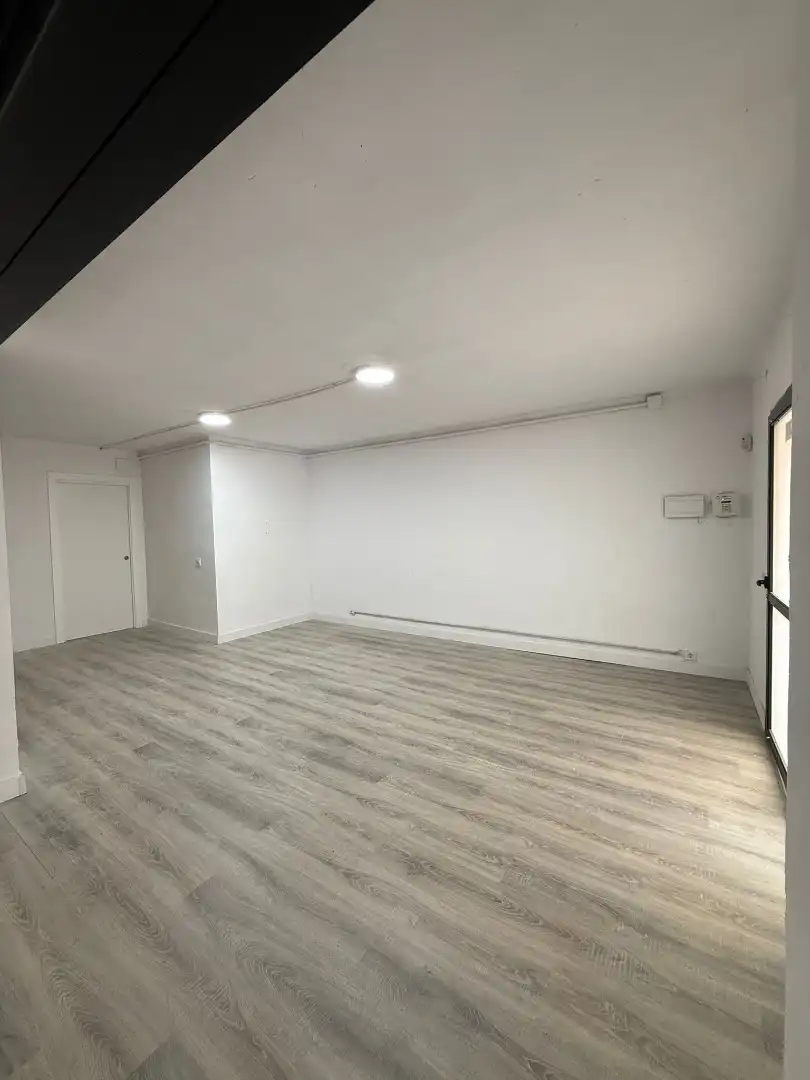 Estudio en venta en Badalona con Parquet, Horno y Alarma