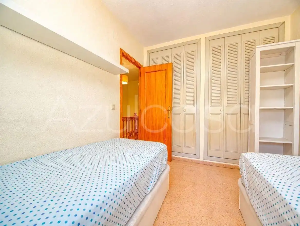 Schlafzimmer von Maisonette zum Verkauf in El Campello mit Klimaanlage, Abstellraum und Gemeinschaftspool