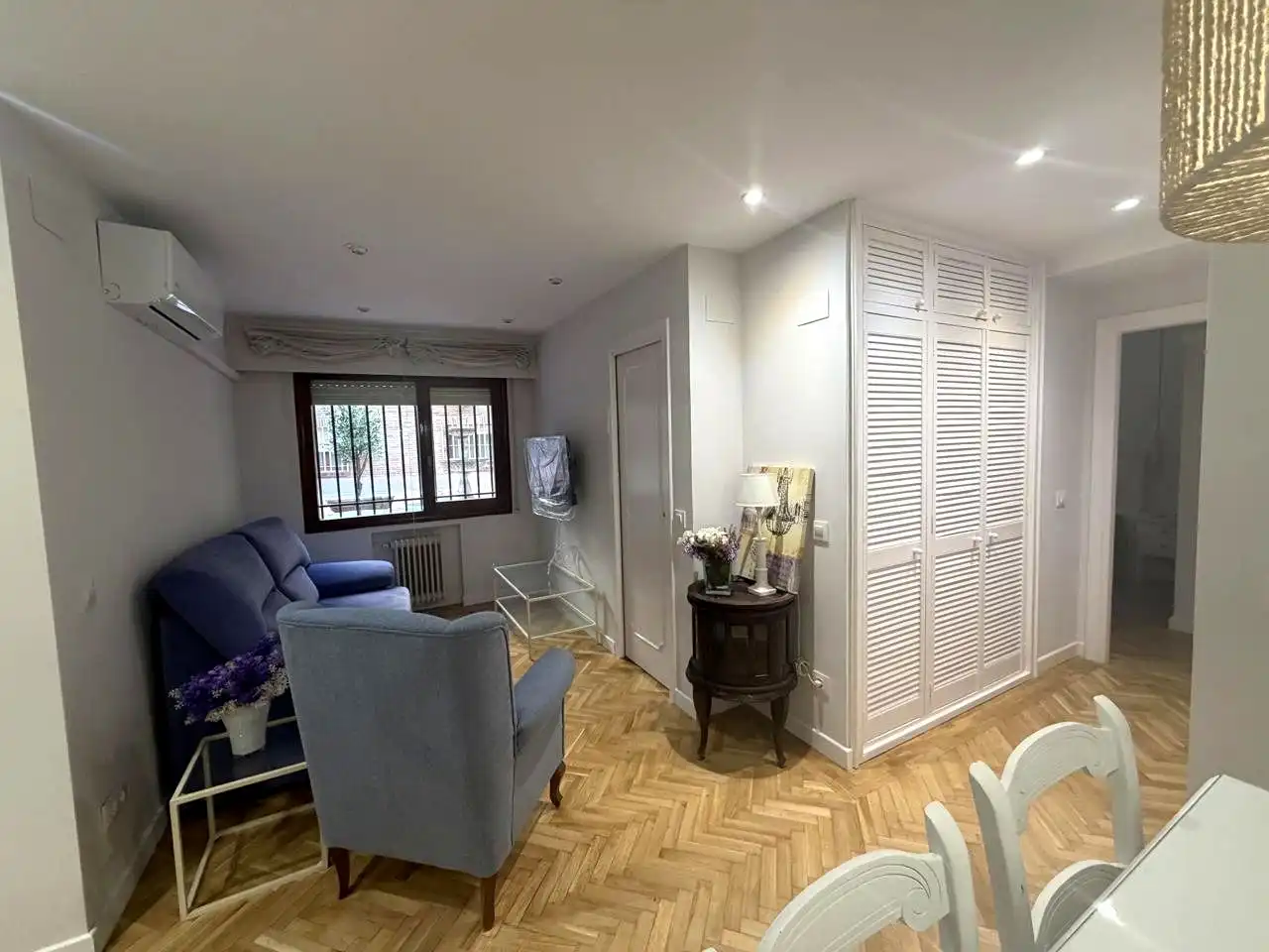 Sala d'estar de Pis de lloguer en Madrid amb Aire condicionat, Calefacció i Piscina
