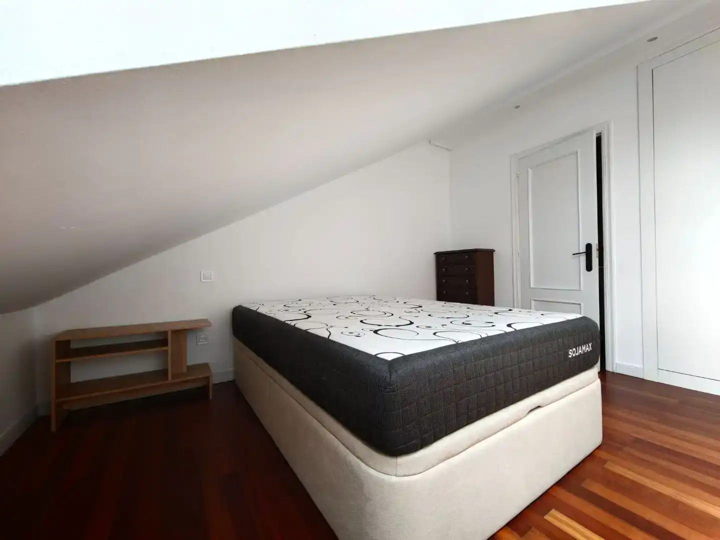 Habitación de Dúplex de alquiler en Santander con Aire acondicionado, Parquet y Amueblado