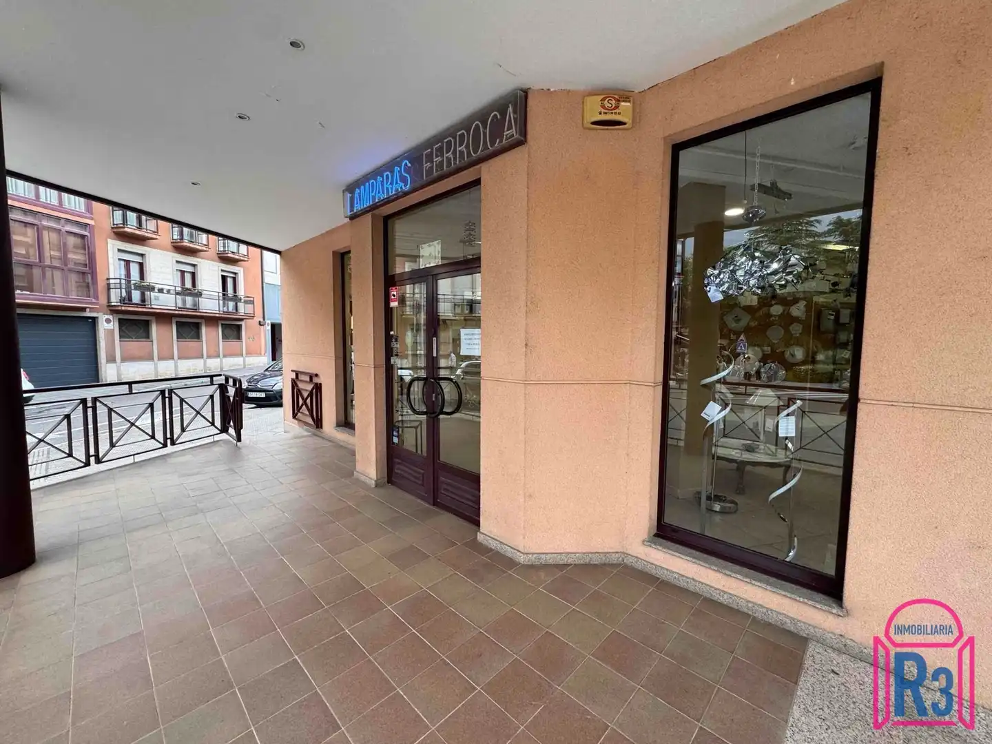 Business premises to rent in Arquitecto Ramón Cañas, imagen 3