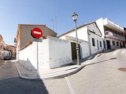 Vista exterior de Casa o xalet en venda en Navalcarnero amb Jardí privat i Terrassa