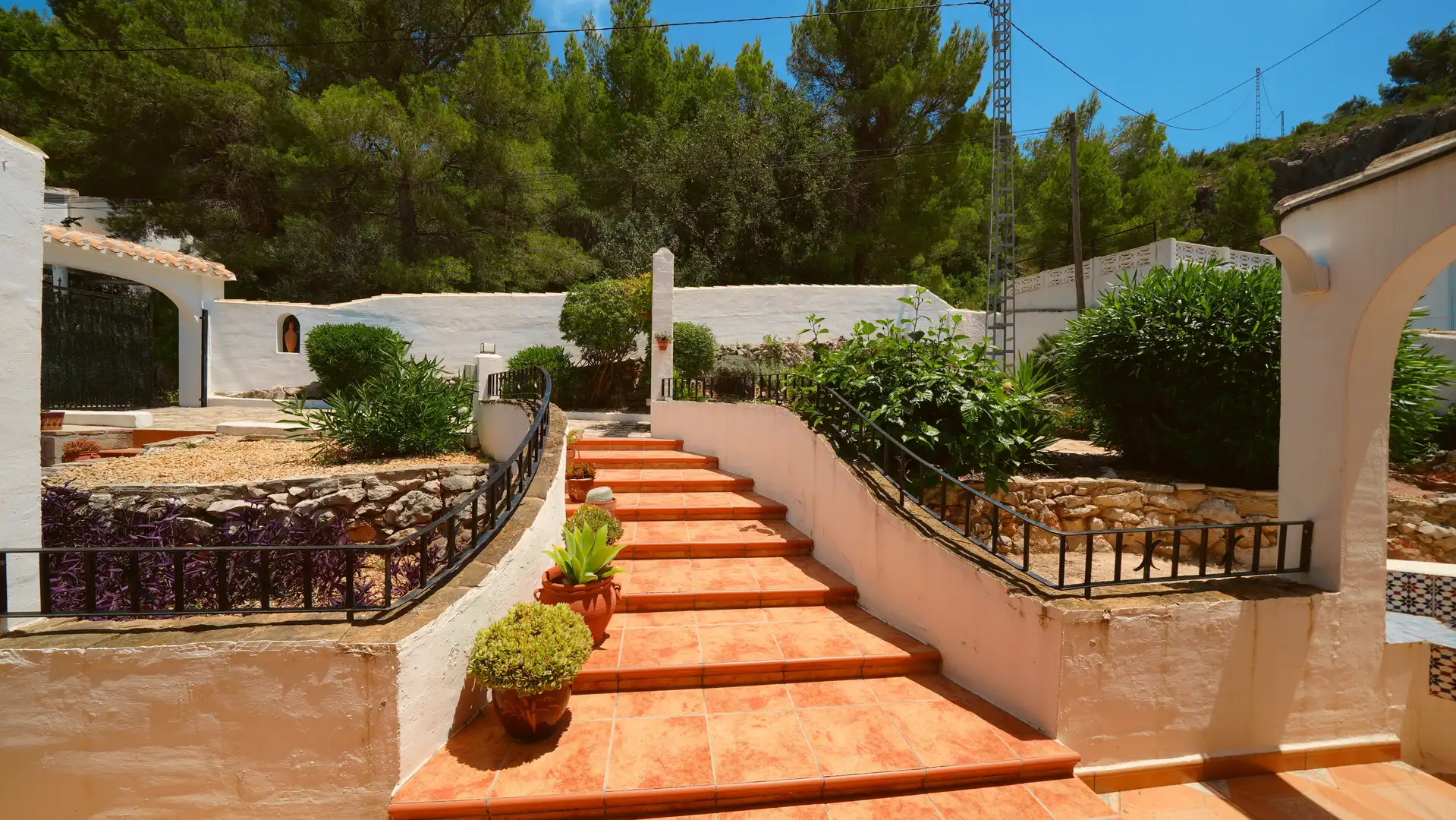 Garden of Country homes for sale in Benidoleig, Alicante