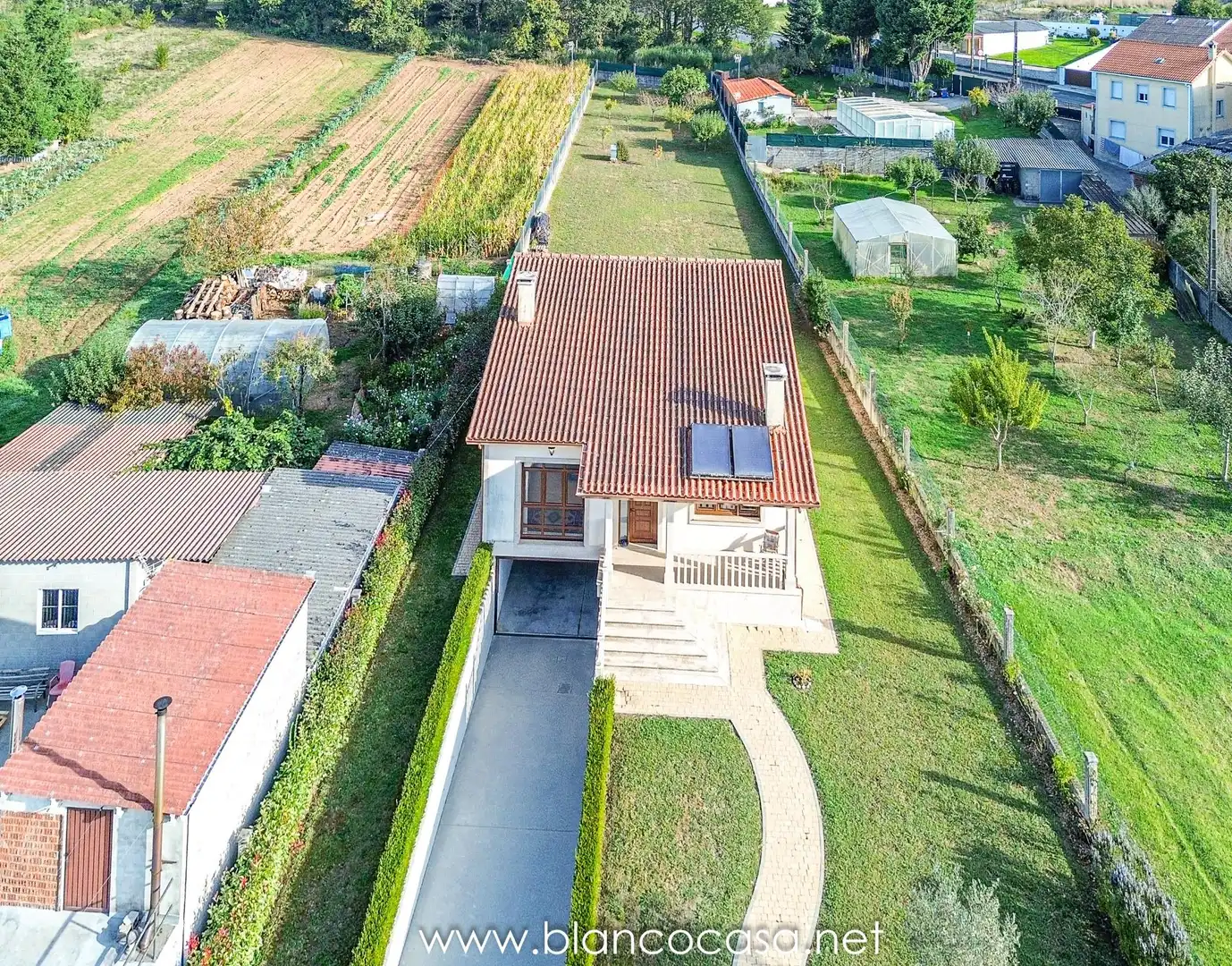 Casa o chalet en venta en Carballo con Calefacción, Trastero y Amueblado