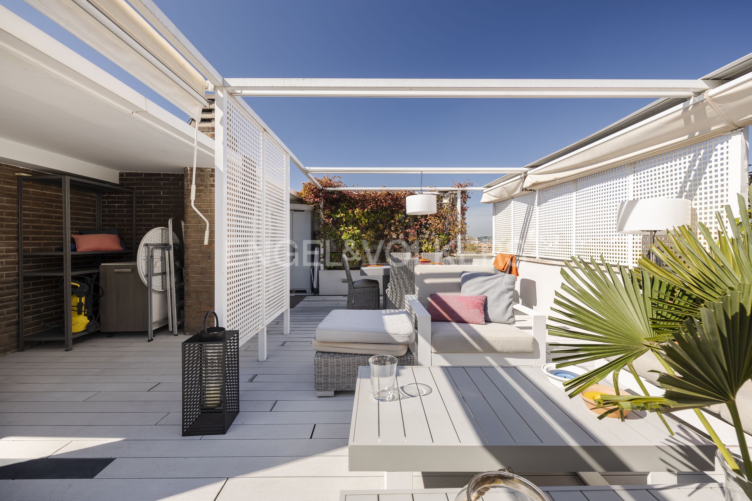 Terrace of Attic to rent in  Madrid Capital  with Air Conditioner, Heating and Private garden