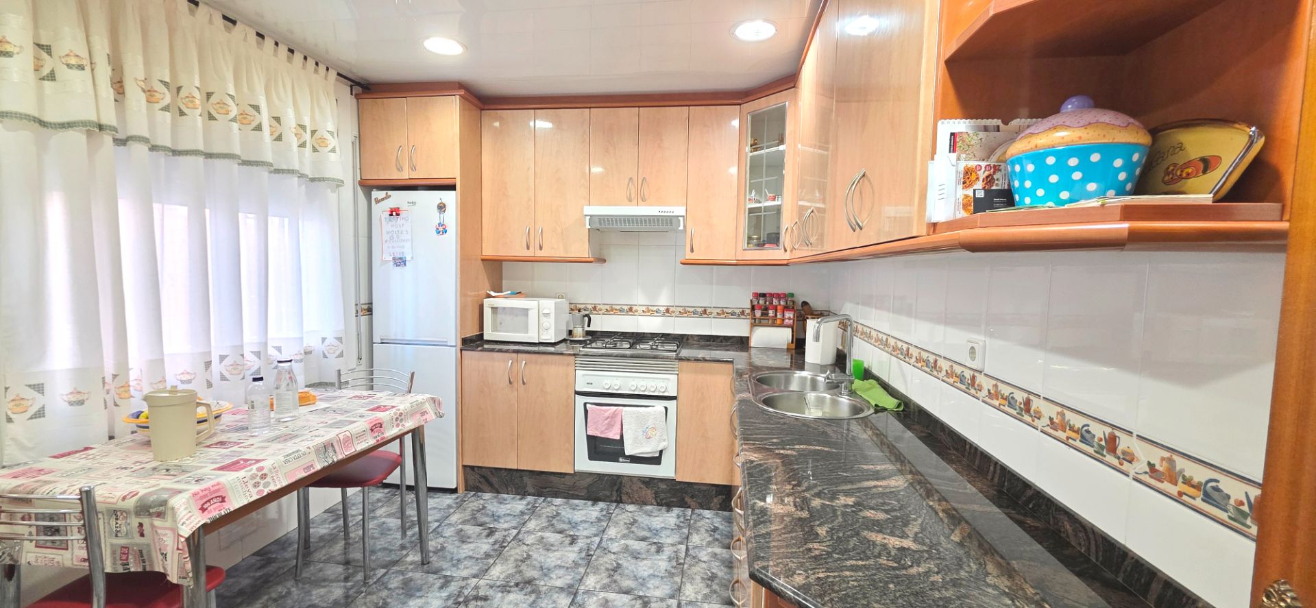 Cuina de Pis en venda en Sabadell amb Calefacció, Terrassa i Traster