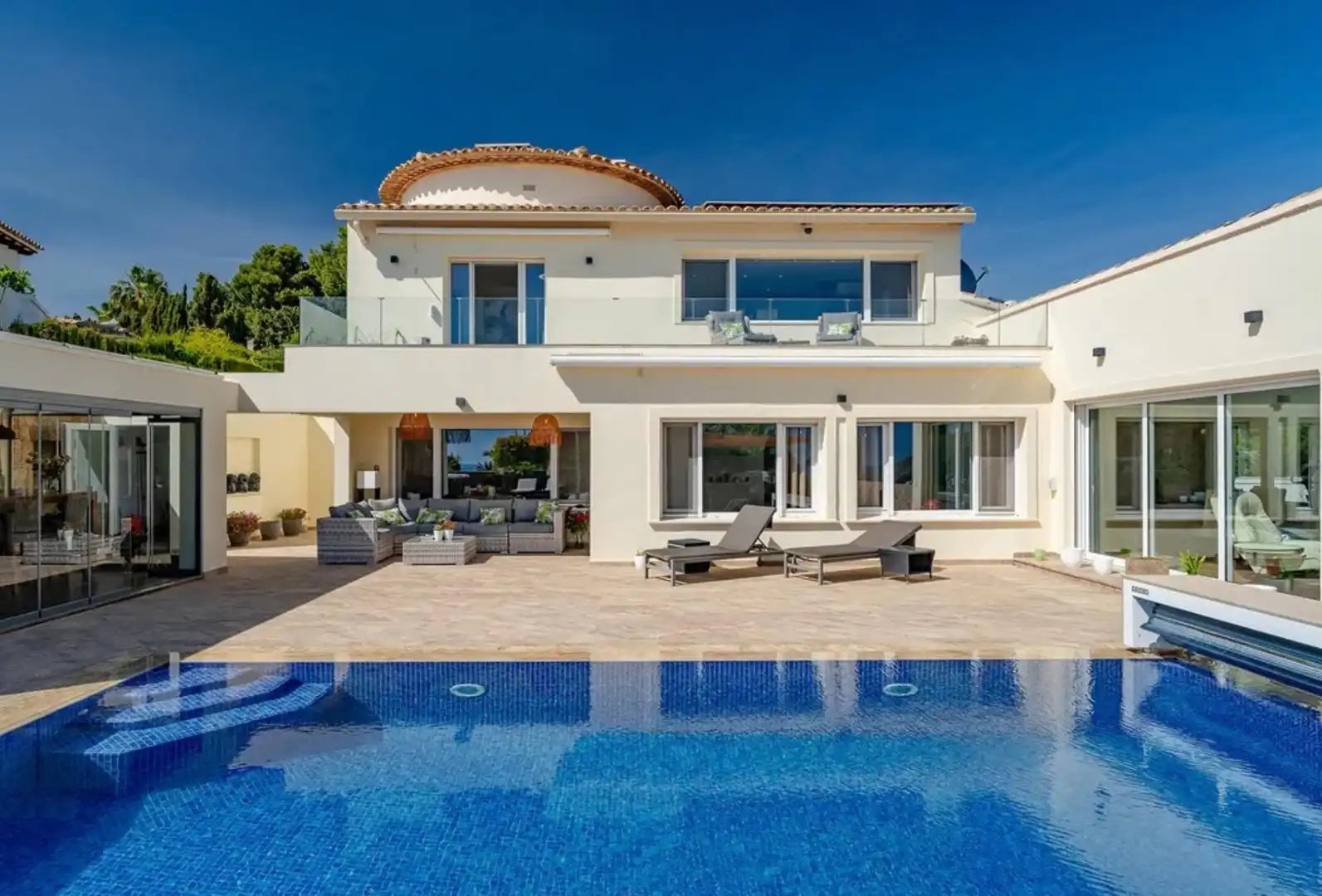 Chalet con piscina en venta en Paichi