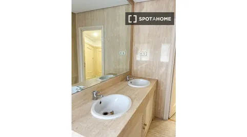 Foto 5 de Habitación en Nueva España, Madrid Capital