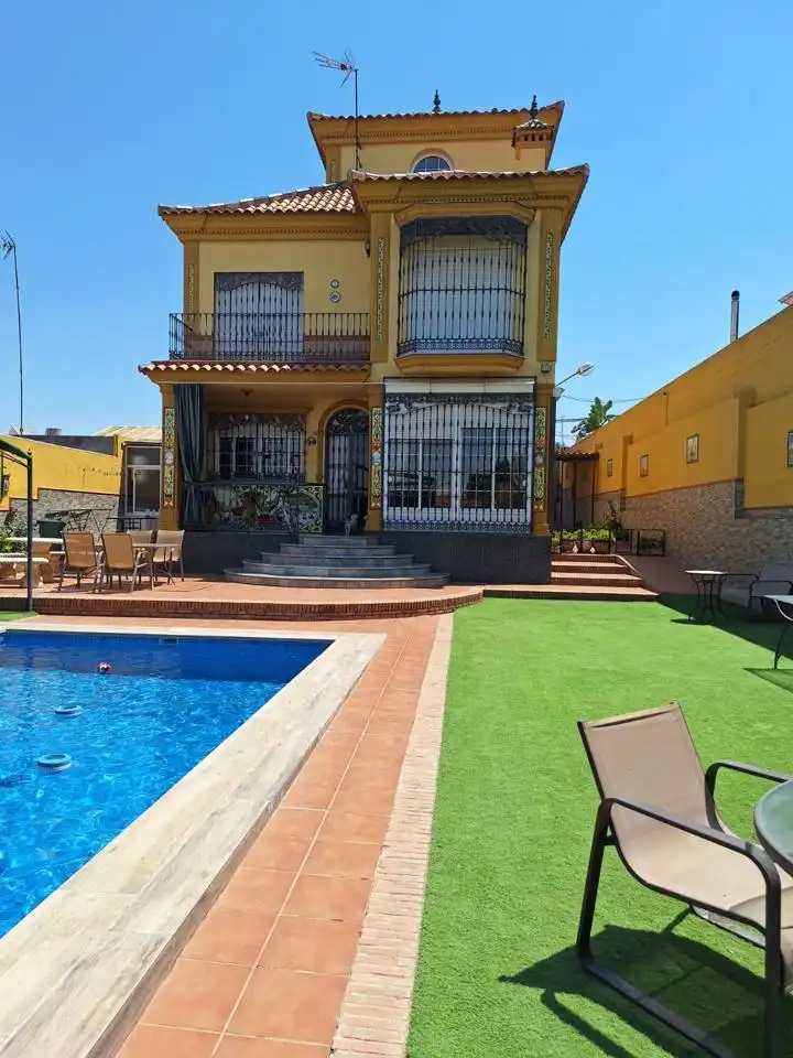 Piscina de Casa o chalet en venta en Alcalá de Guadaira con Aire acondicionado, Jardín privado y Terraza