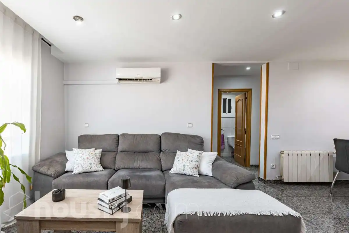 Living room of Flat for sale in Sabadell  with Air Conditioner, Heating and Furnished