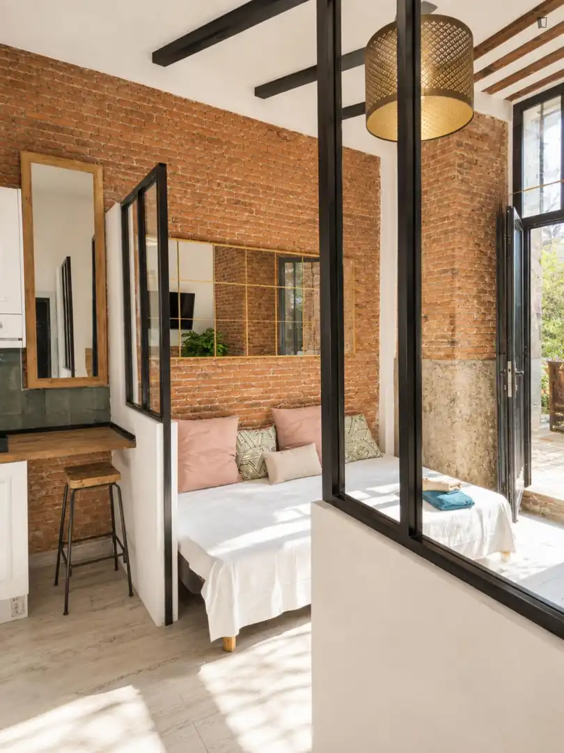 Dormitori de Apartament de lloguer en Madrid amb Moblat, Microones i Internet